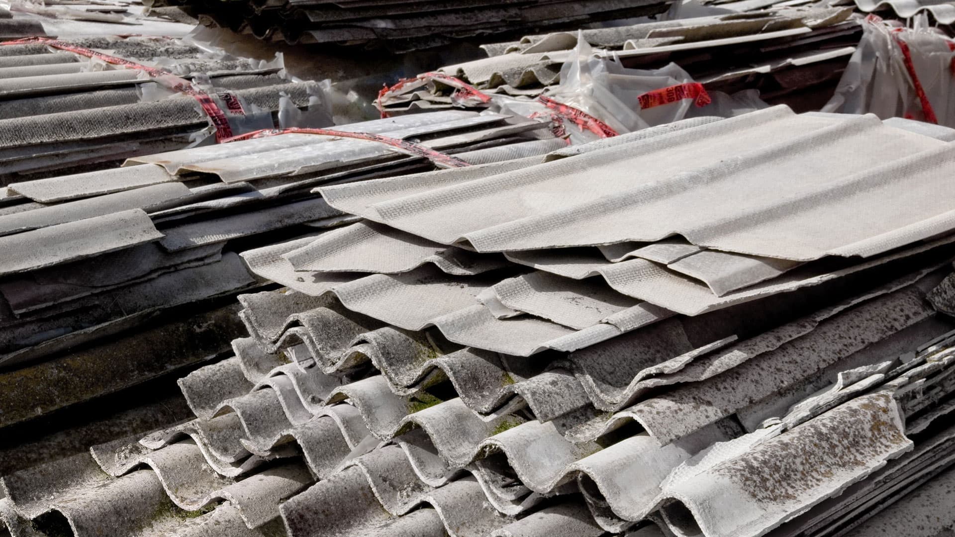 ¿Amianto en su propiedad? ¡Llámenos!